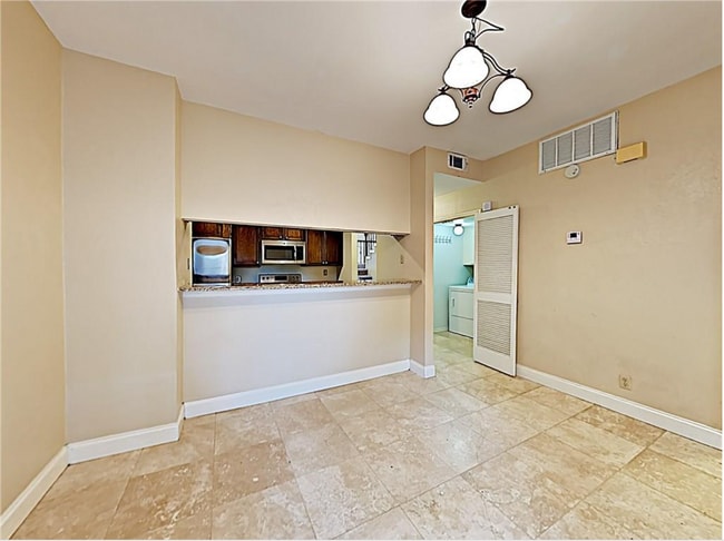 Building Photo - 564 Josephine St