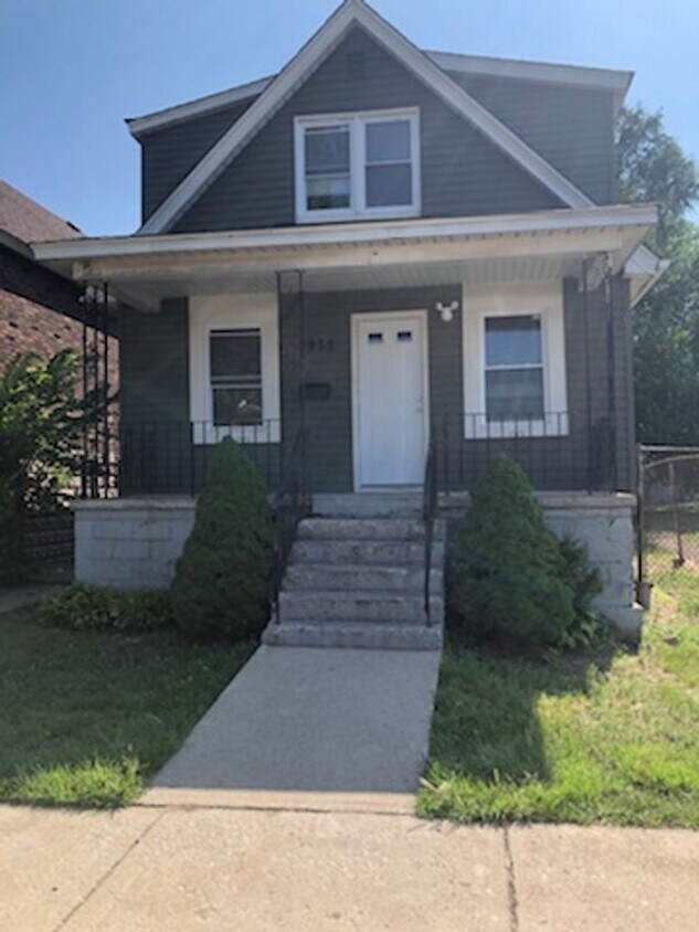 Primary Photo - 4 Bedroom Beauty