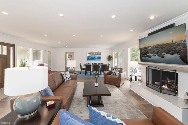 Foto del edificio - 4 br, 2.5 bath House - 3811 Pebble Beach B...