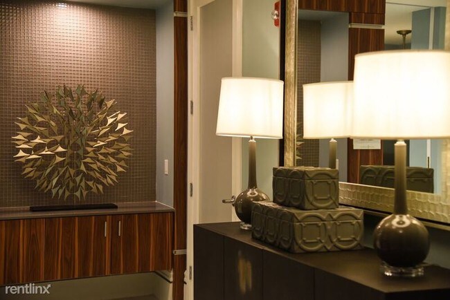 Building Photo - 9010 SW 72nd Pl