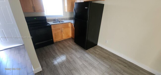 Foto del edificio - 6200 Dewey St