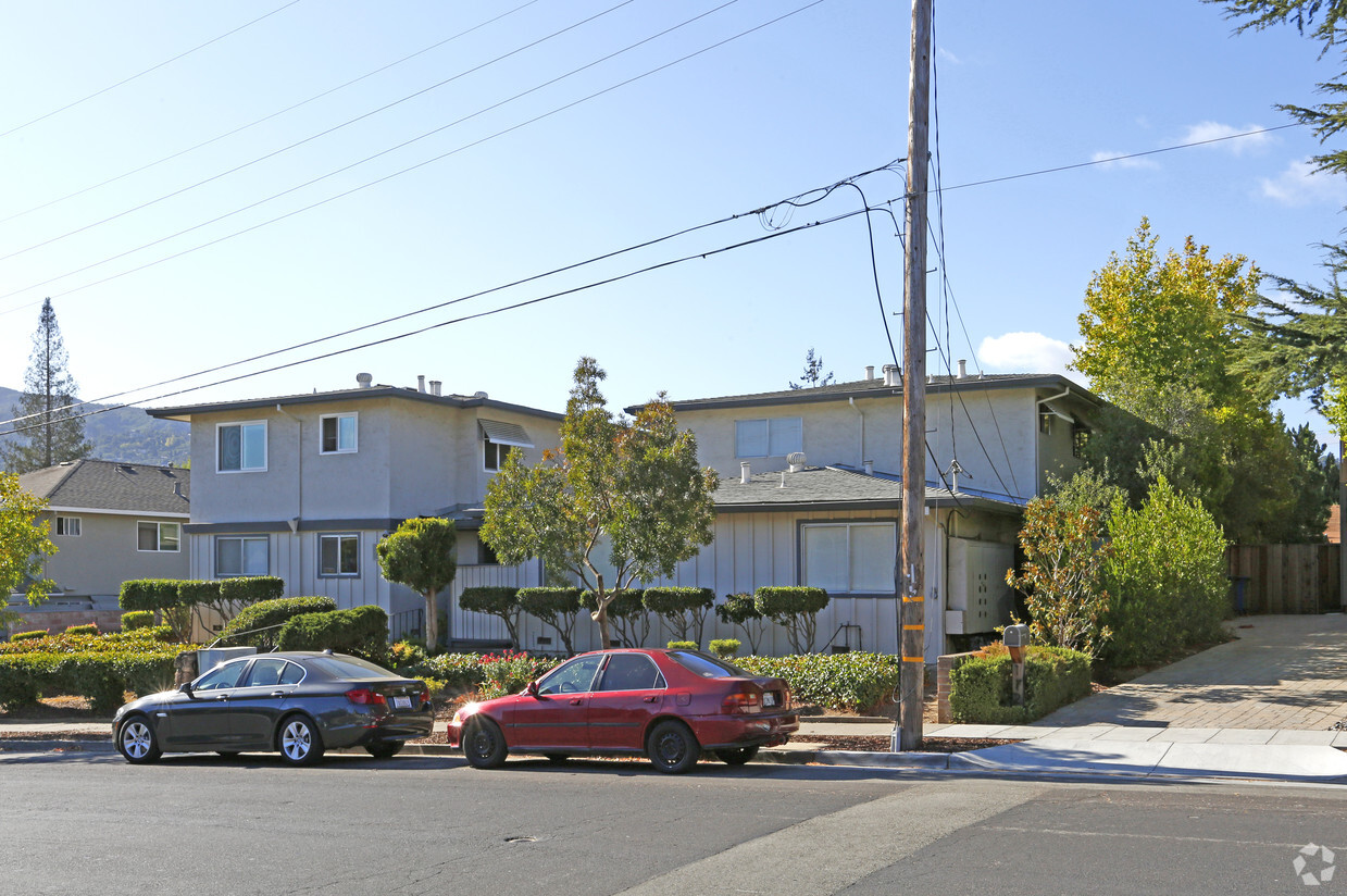 Primary Photo - 116 Towne Ter