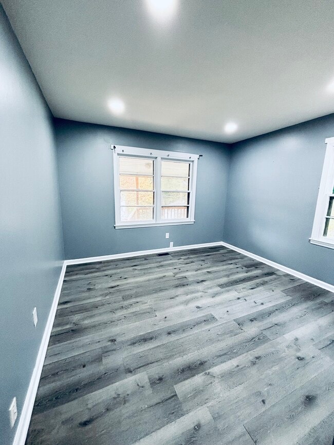 Building Photo - 800 West Ave