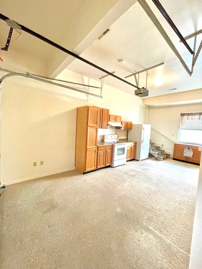Building Photo - 408 Newcomer Rd