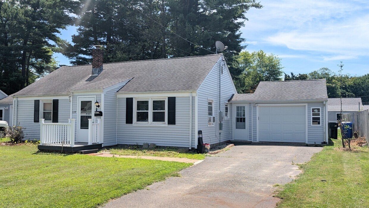 Foto principal - 139 Crescent Dr