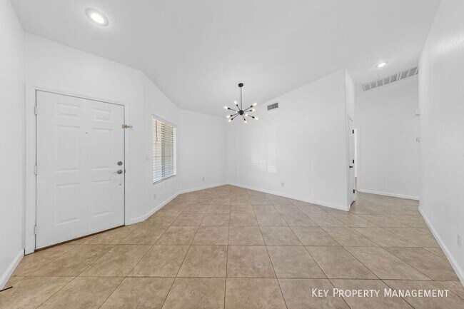 Building Photo - 504 Palegold St