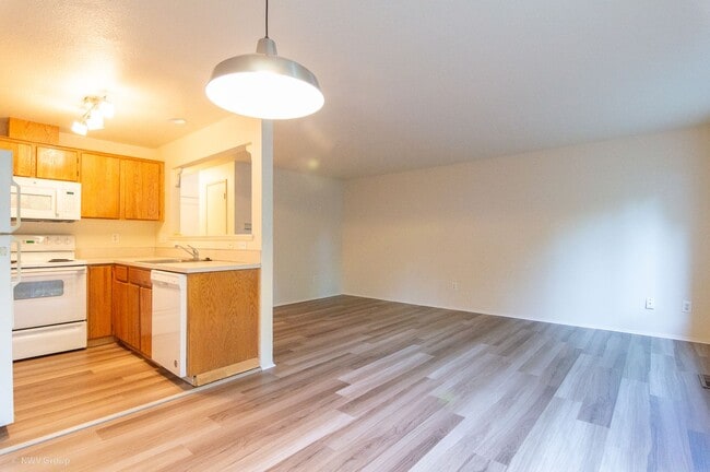 Building Photo - 12709 SE Lydia Ct