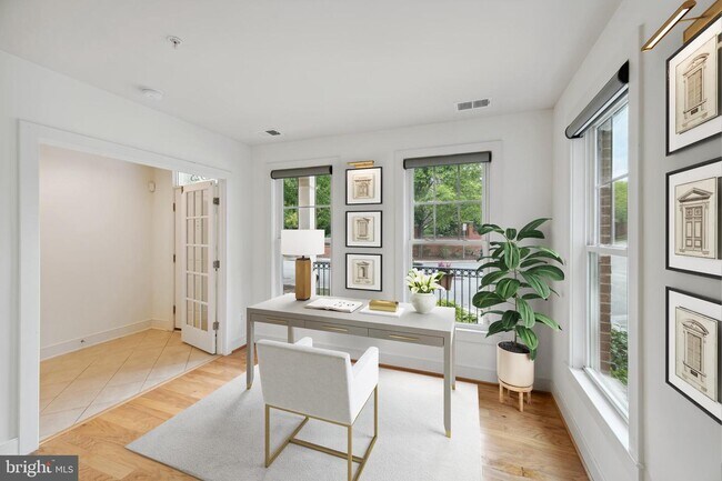 Foto del edificio - 2925 Chancellor's Way NE