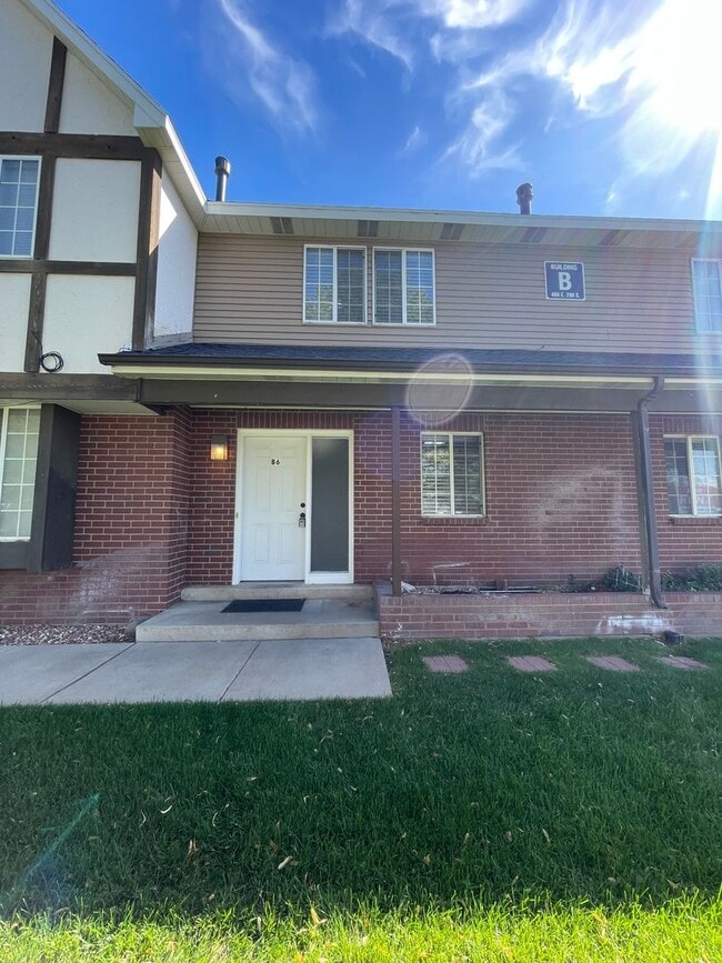 Building Photo - Beautiful 2 bed in Clearfield!