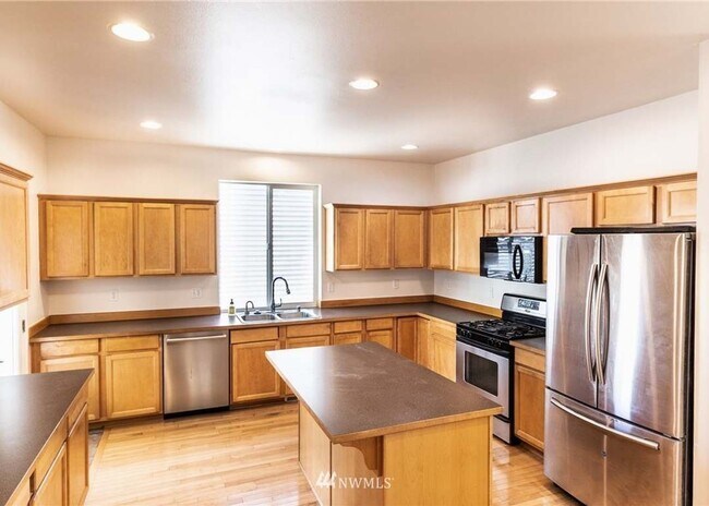 Foto del edificio - Premier Lake Stevens Living: Top-Rated Schools & Walkable Parks