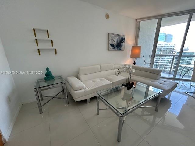 Foto del edificio - 475 Brickell Ave