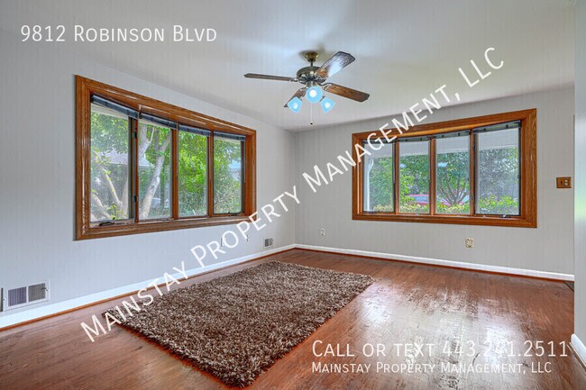 Foto del edificio - 9812 Robinson Blvd