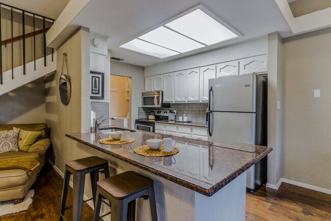 Foto del edificio - 2008 Jones Rd