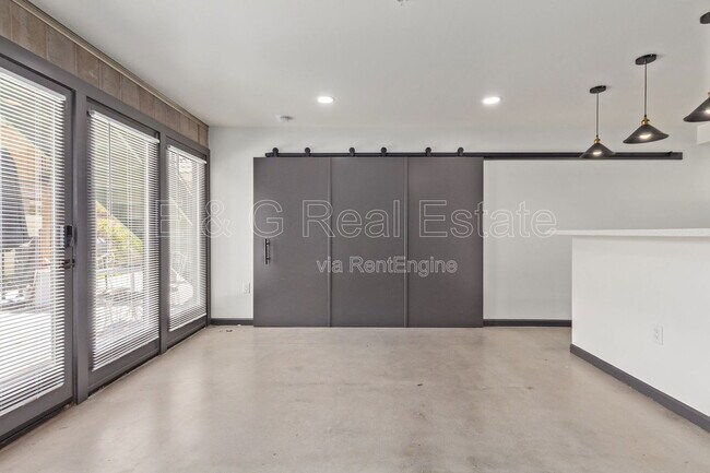 Foto del edificio - 129 N 11th Ave