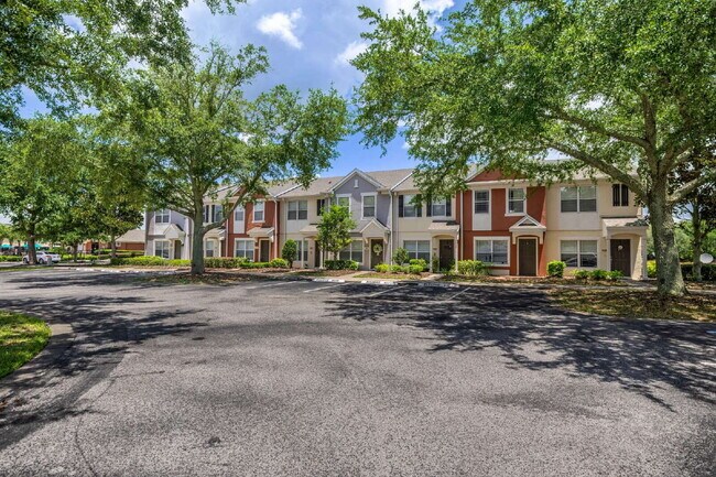 Building Photo - **  MAINTENANCE FREE TOWNHOME **2 BD 2.5 BATH