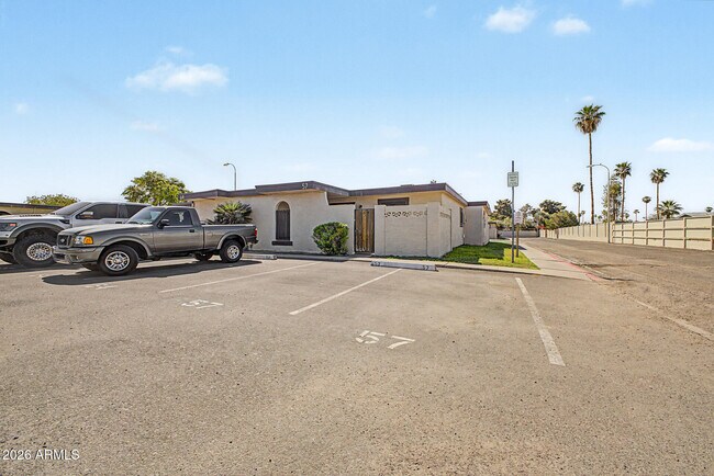 Foto del edificio - 830 S Dobson Rd
