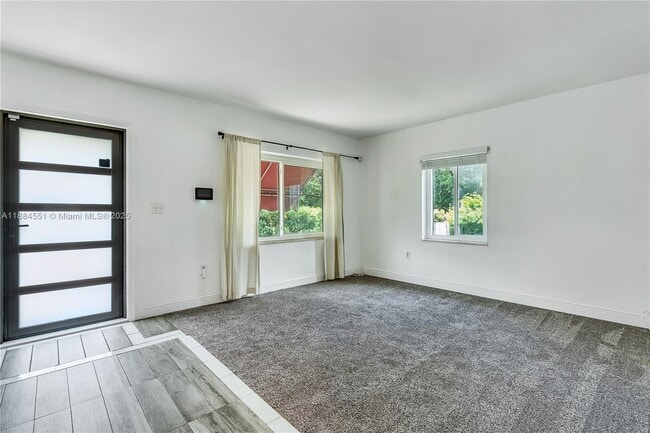 Foto del edificio - 5900 SW 44th Terrace