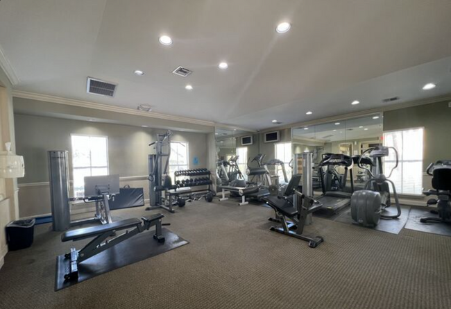 Foto del edificio - 777 Riverside Dr