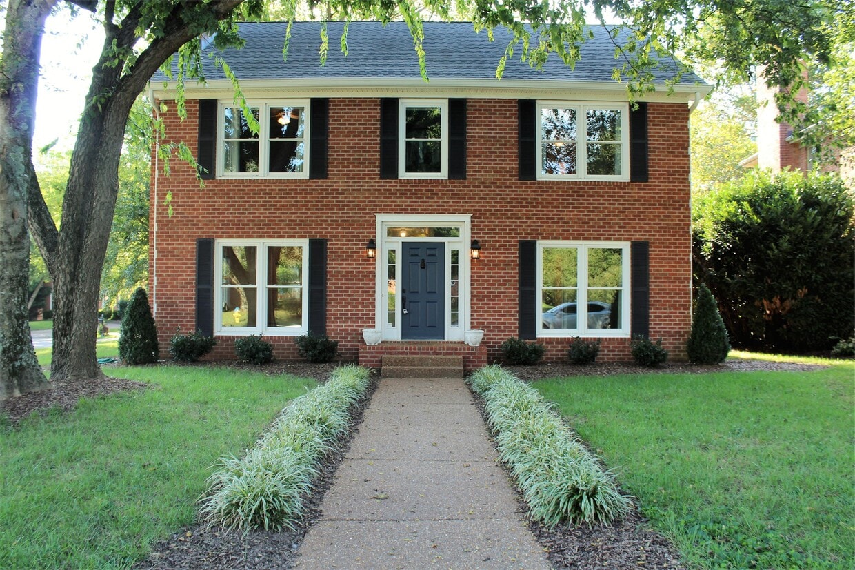 Primary Photo - 239 Scotsman Ln