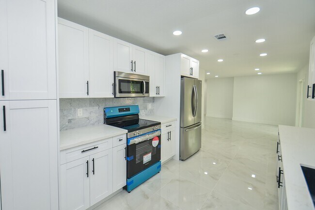 Foto del edificio - 6107 Kuldell Dr