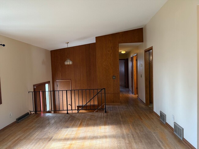 Building Photo - 1135 Welcome Cir