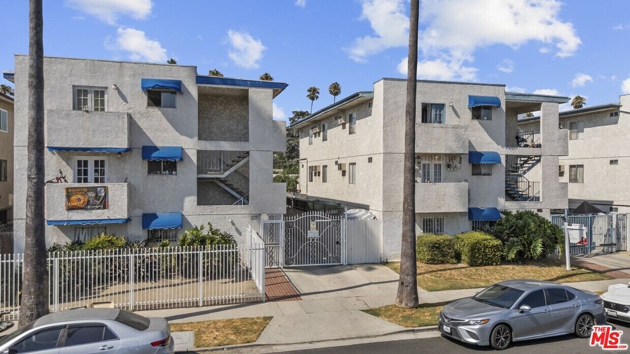 Foto principal - 14333 Haynes St