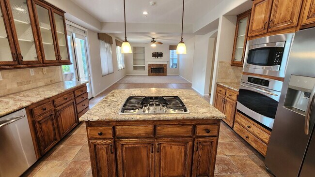 Foto del edificio - Gorgeous home on the Golf Course in a gated community.