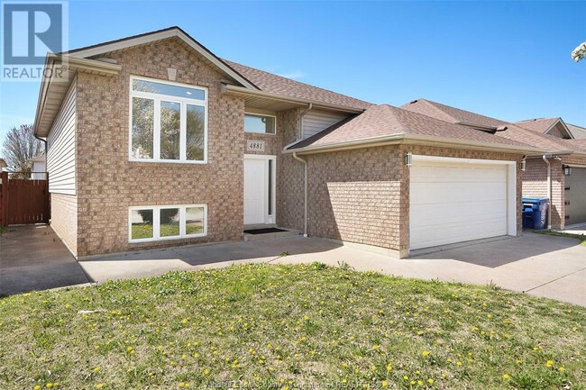 Building Photo - 4881 Juliet Crescent