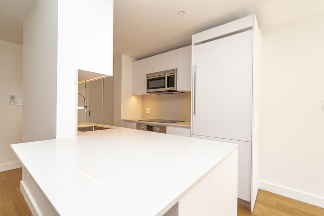 Building Photo - 95 Jameson Ave