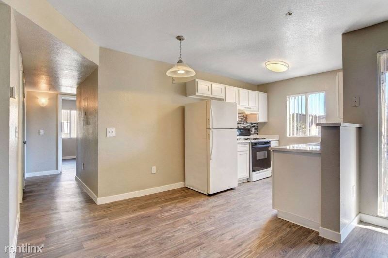 Foto principal - 1650 N Pecos Rd