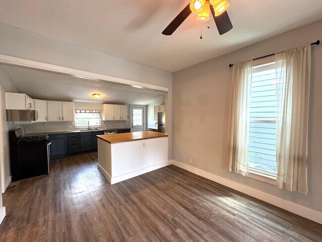 Foto del edificio - 1242 Cottage Ave