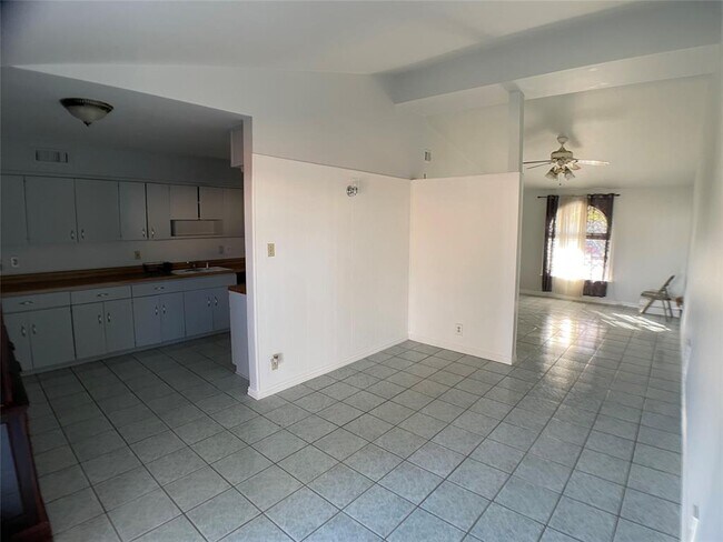 Building Photo - 3617 Cherryhill Ln