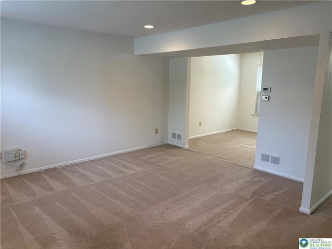 Building Photo - 167 Sunshine Dr