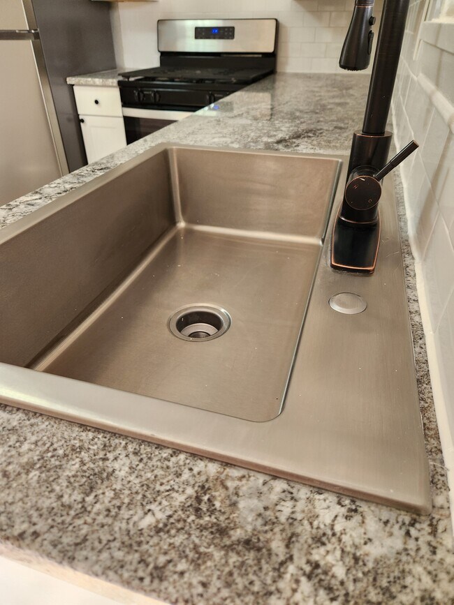 Foto del edificio - 414 Lincoln Ave