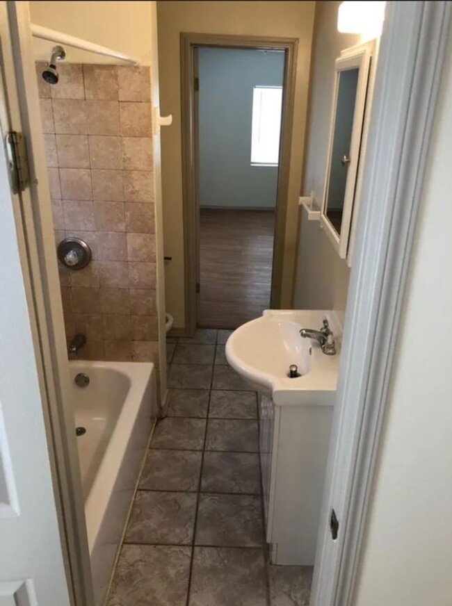 Building Photo - Charming 2 bedroom home in South Wichita