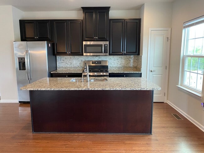Building Photo - 2033 Elm Tree Ct