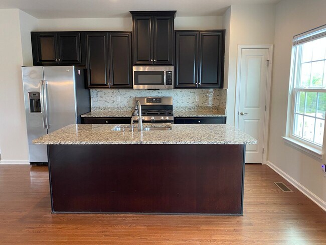 Foto del edificio - 2033 Elm Tree Ct
