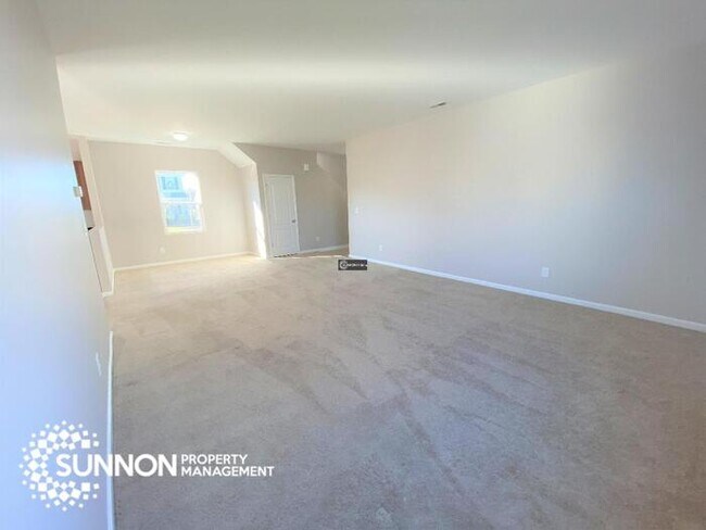 Foto del edificio - Charming 4 Bed, 3 Bath Home Corner Lot in Indian Trail!