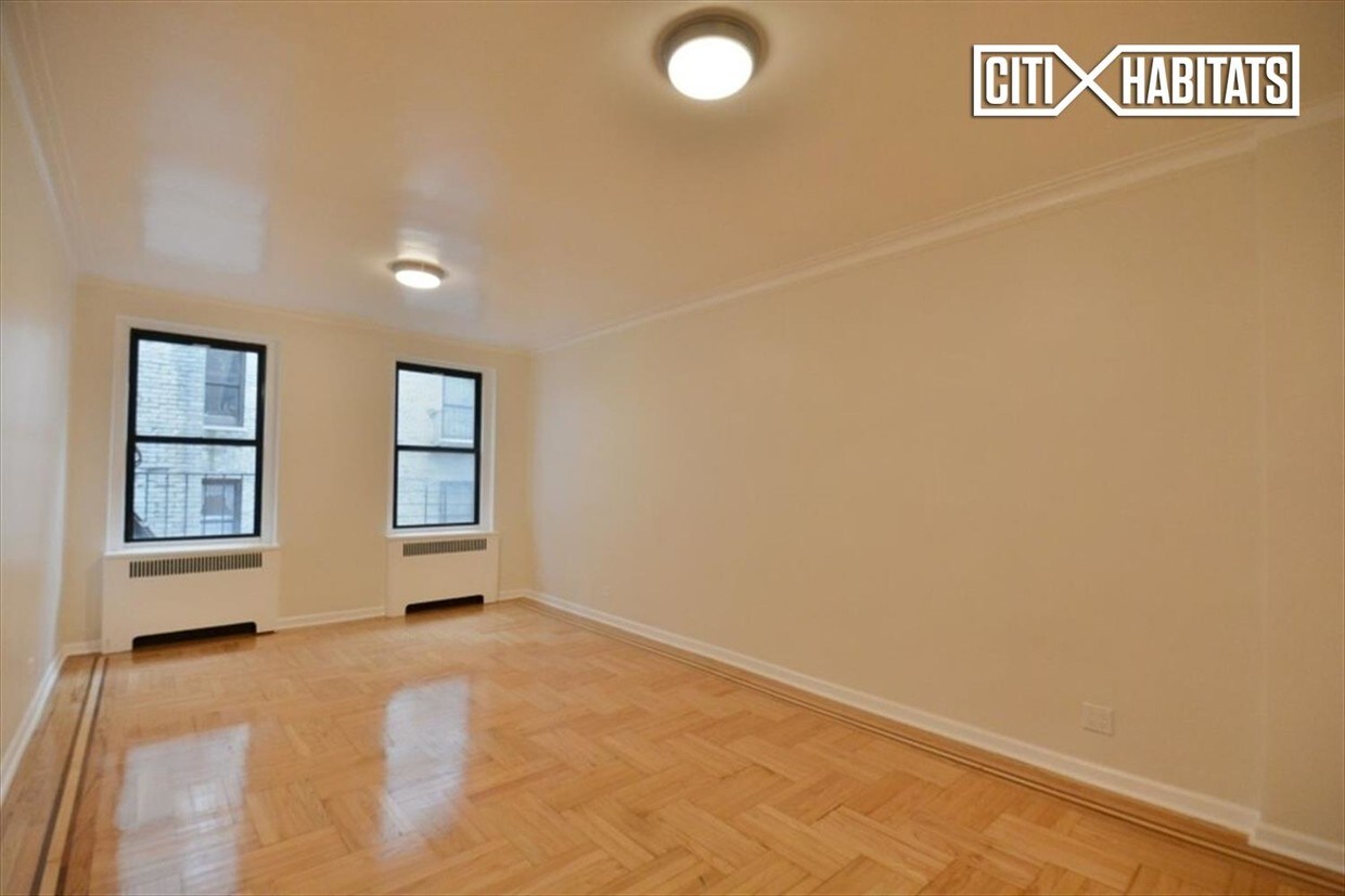 Primary Photo - 910 Sheridan Ave