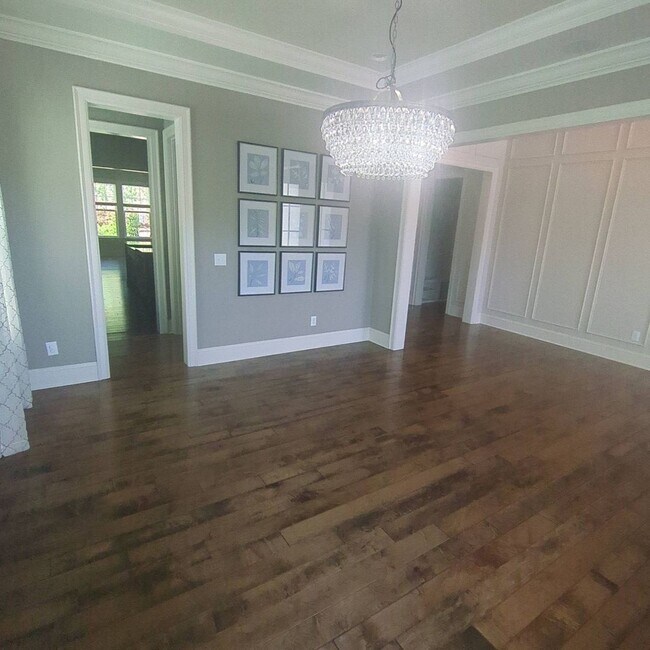 Foto del edificio - Beautiful 5 bed 4.5 bath in Holly Springs!
