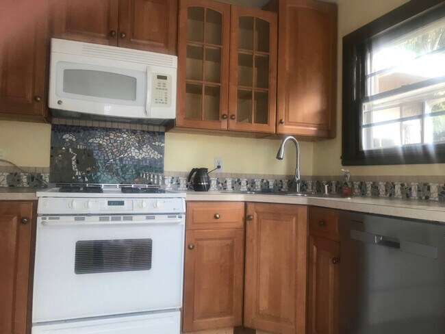 Foto del edificio - 508 S McLoughlin Blvd