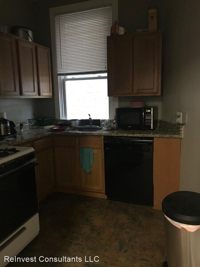 Foto del edificio - 6 br, 2.5 bath House - 2379 Flora Ave