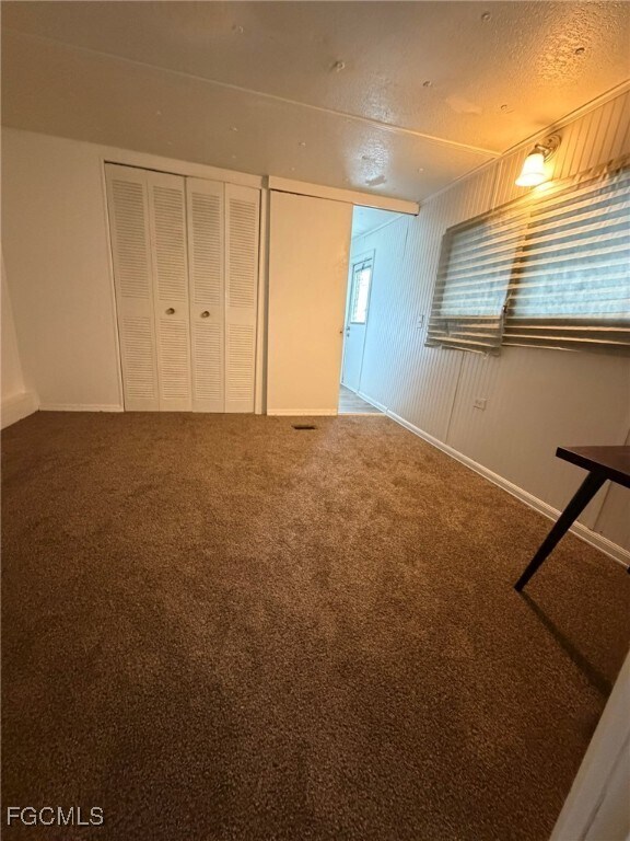 Foto del edificio - 248 Flame Ln