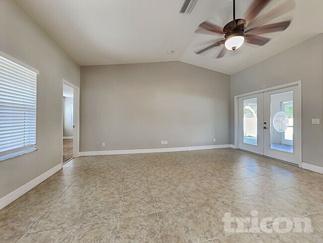 Foto del edificio - 7438 Watson Ln