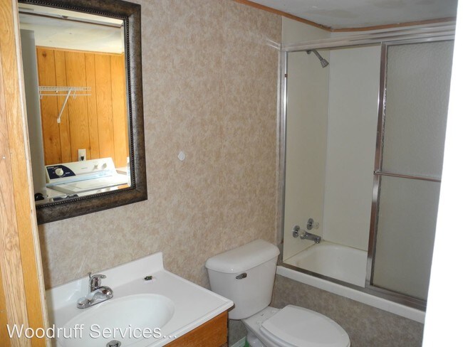 Building Photo - 3 br, 1 bath House - #94 Oak Hills Lane