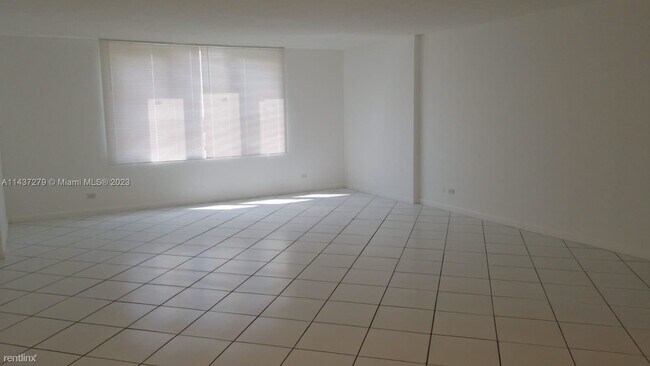 Building Photo - Studio, 1 bath Condo - 2301 Collins Ave Ap...