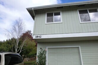 Building Photo - 1842 NE Foothill Blvd