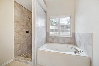 Building Photo - 5715 S Magazine Cir