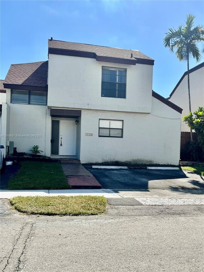 Foto del edificio - 9722 NW 6th Ln