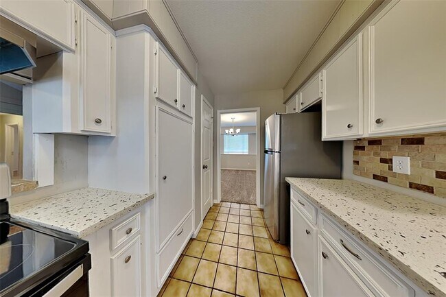 Foto del edificio - 2915 Cherry Hills Dr